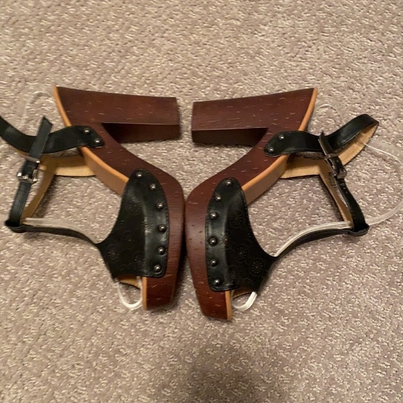 Top Moda laser cut design platform sandals - Picture 3 of 7